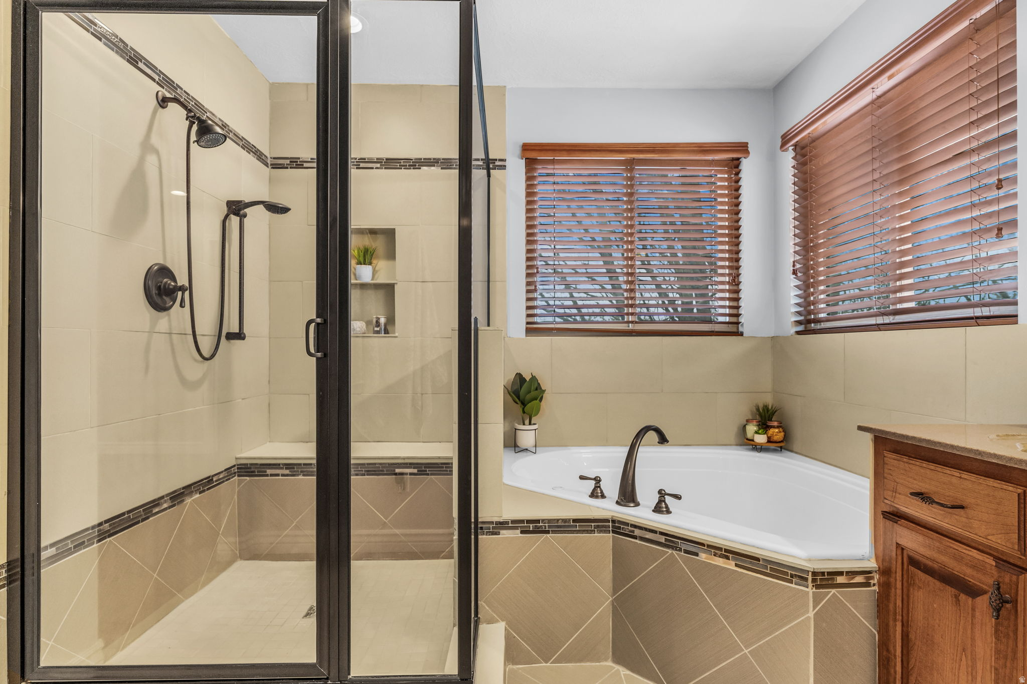 LAKEVIEW FARMS - Residential