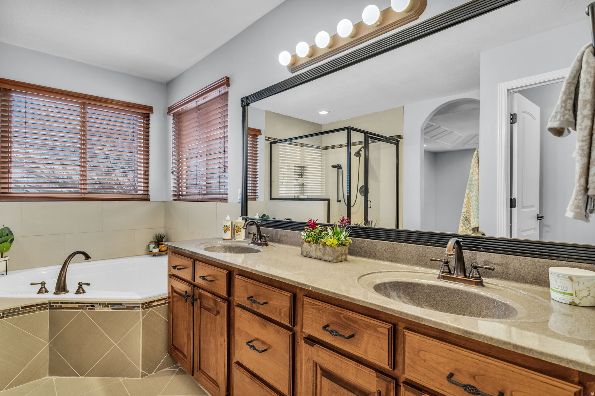 LAKEVIEW FARMS - Residential