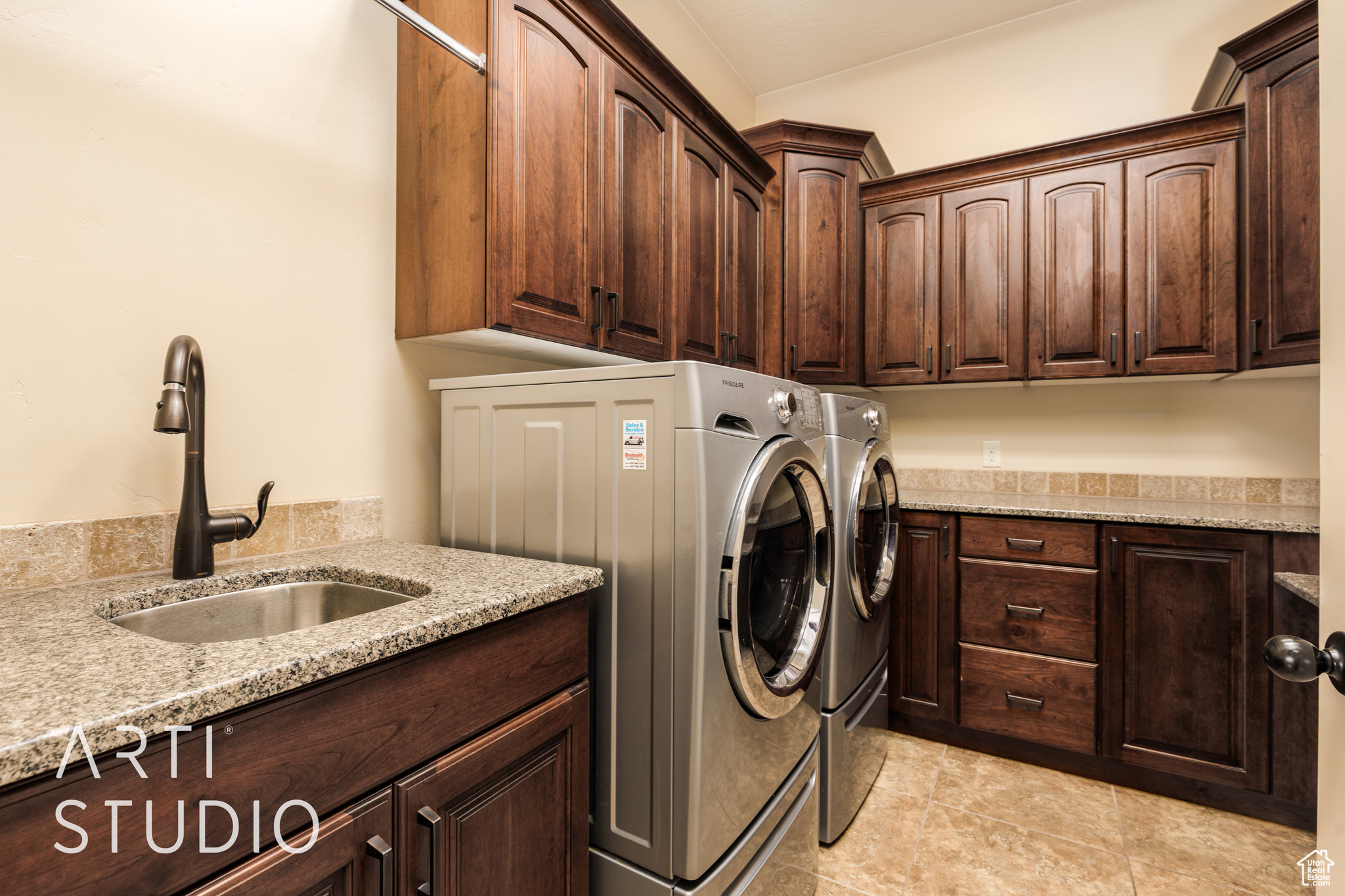 RICHARD PARRY MINOR LOT - Residential