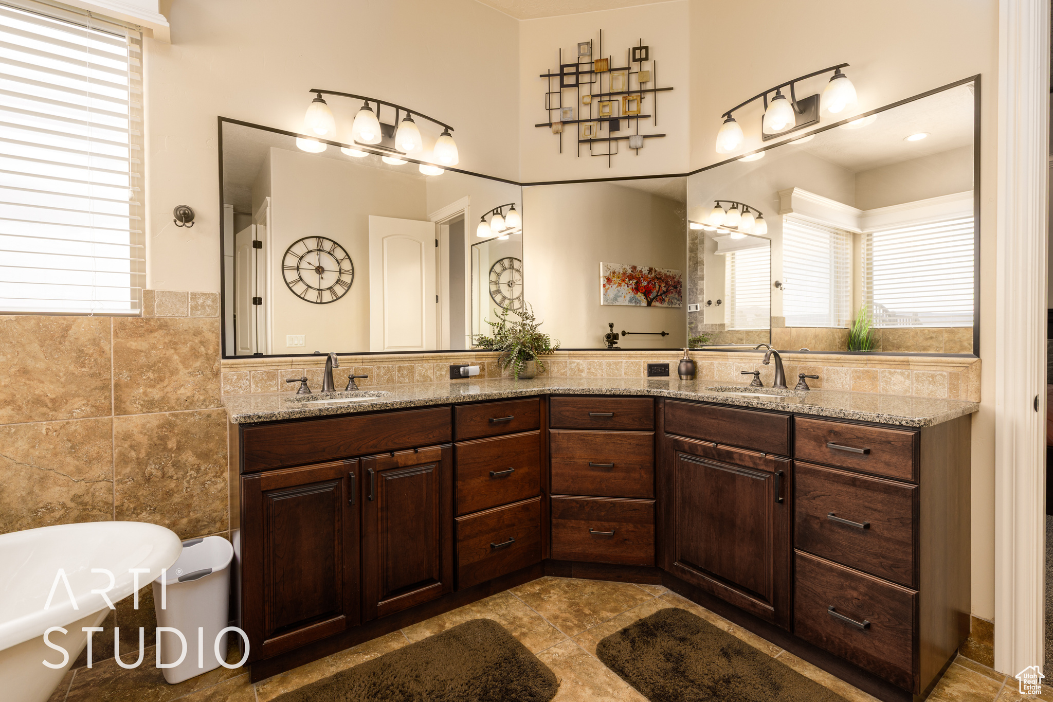 RICHARD PARRY MINOR LOT - Residential