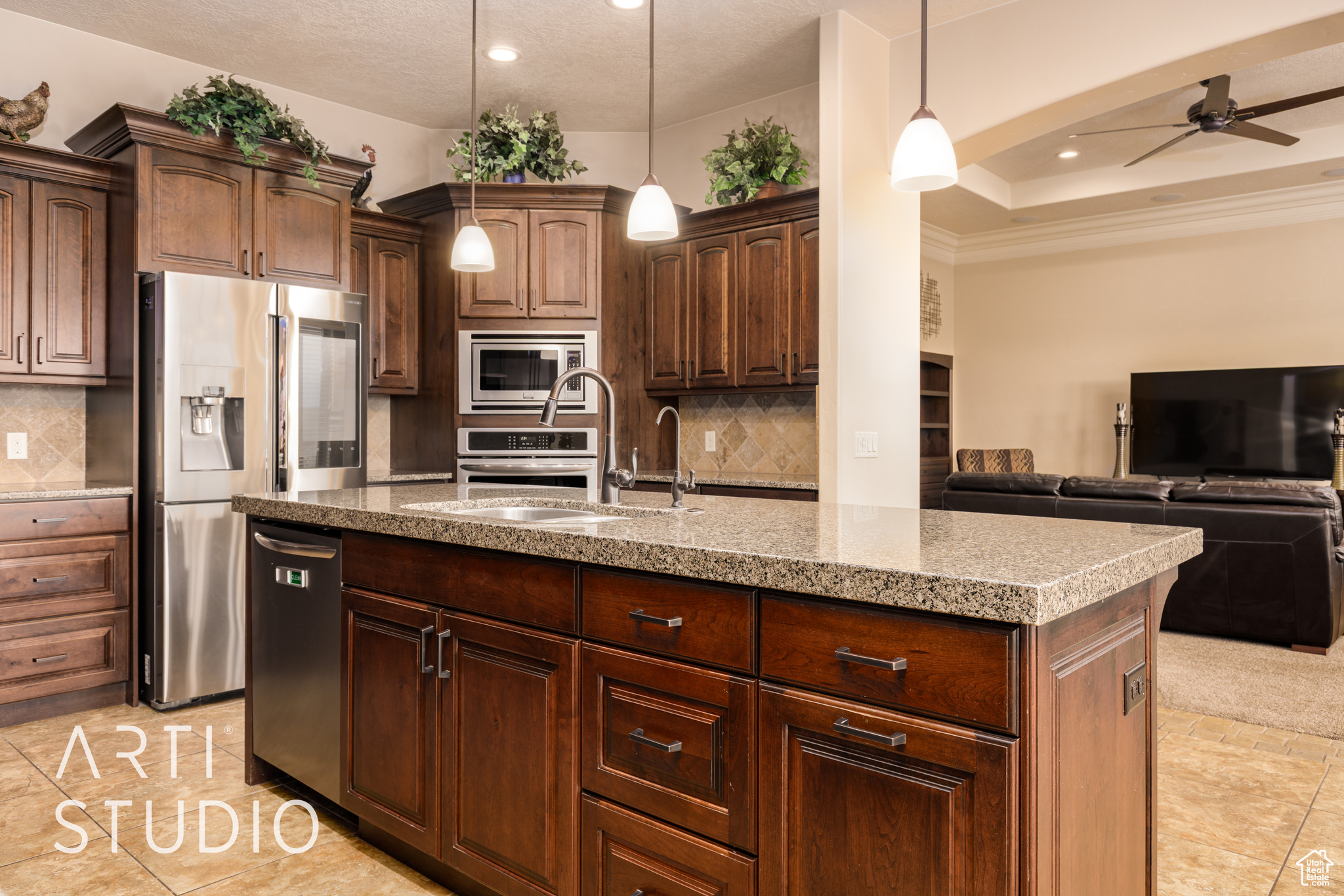 RICHARD PARRY MINOR LOT - Residential