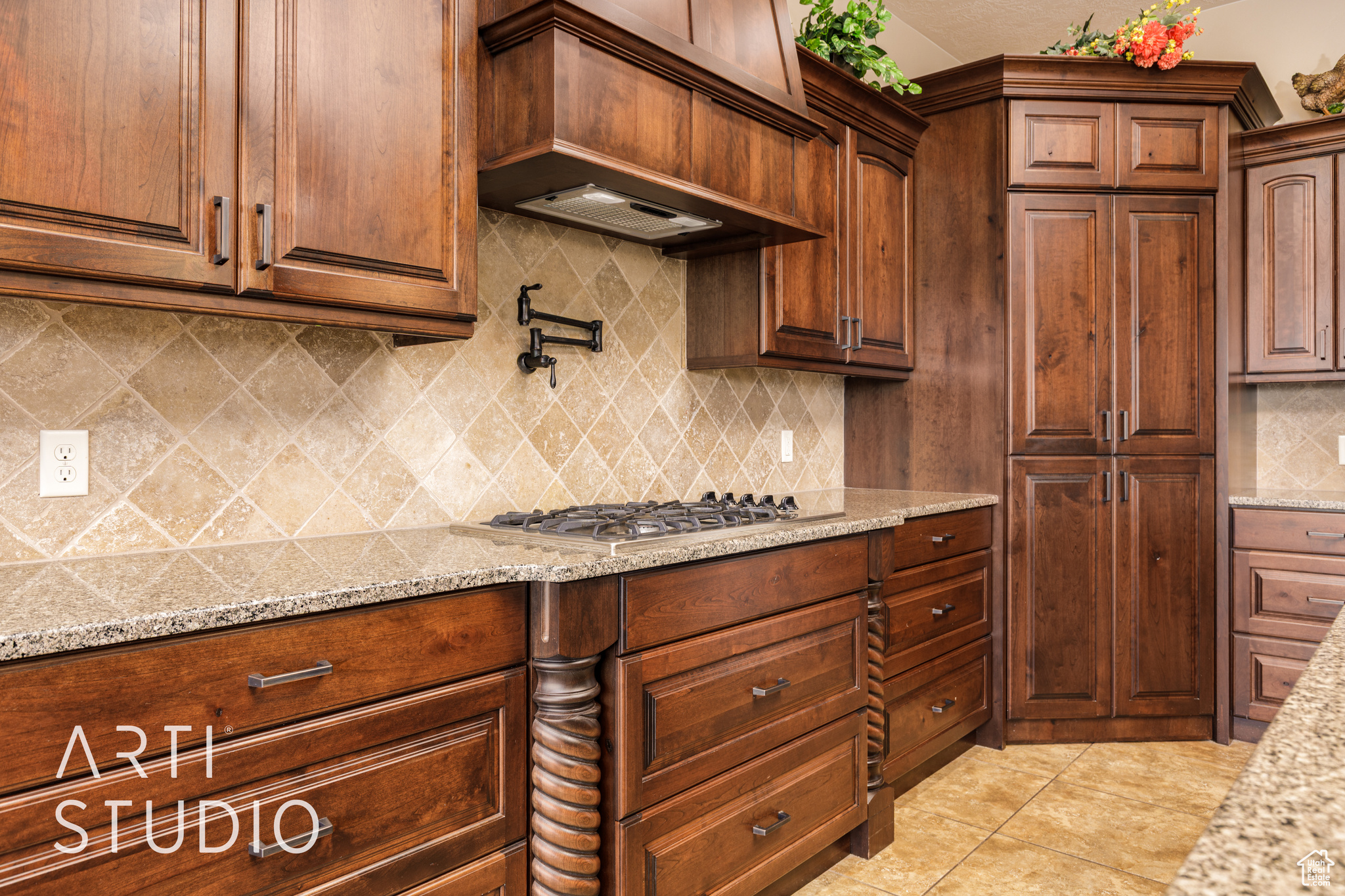 RICHARD PARRY MINOR LOT - Residential