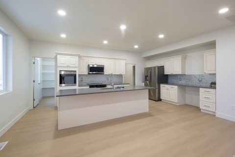 Tiny photo for 1356 E 320 S, Payson, UT 84651 (MLS # 2129135)