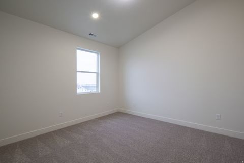 Tiny photo for 1356 E 320 S, Payson, UT 84651 (MLS # 2129135)