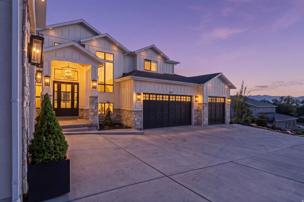 Photo of 9577 S HIDDEN PINE LN, Sandy, UT 84092 (MLS # 2160286)