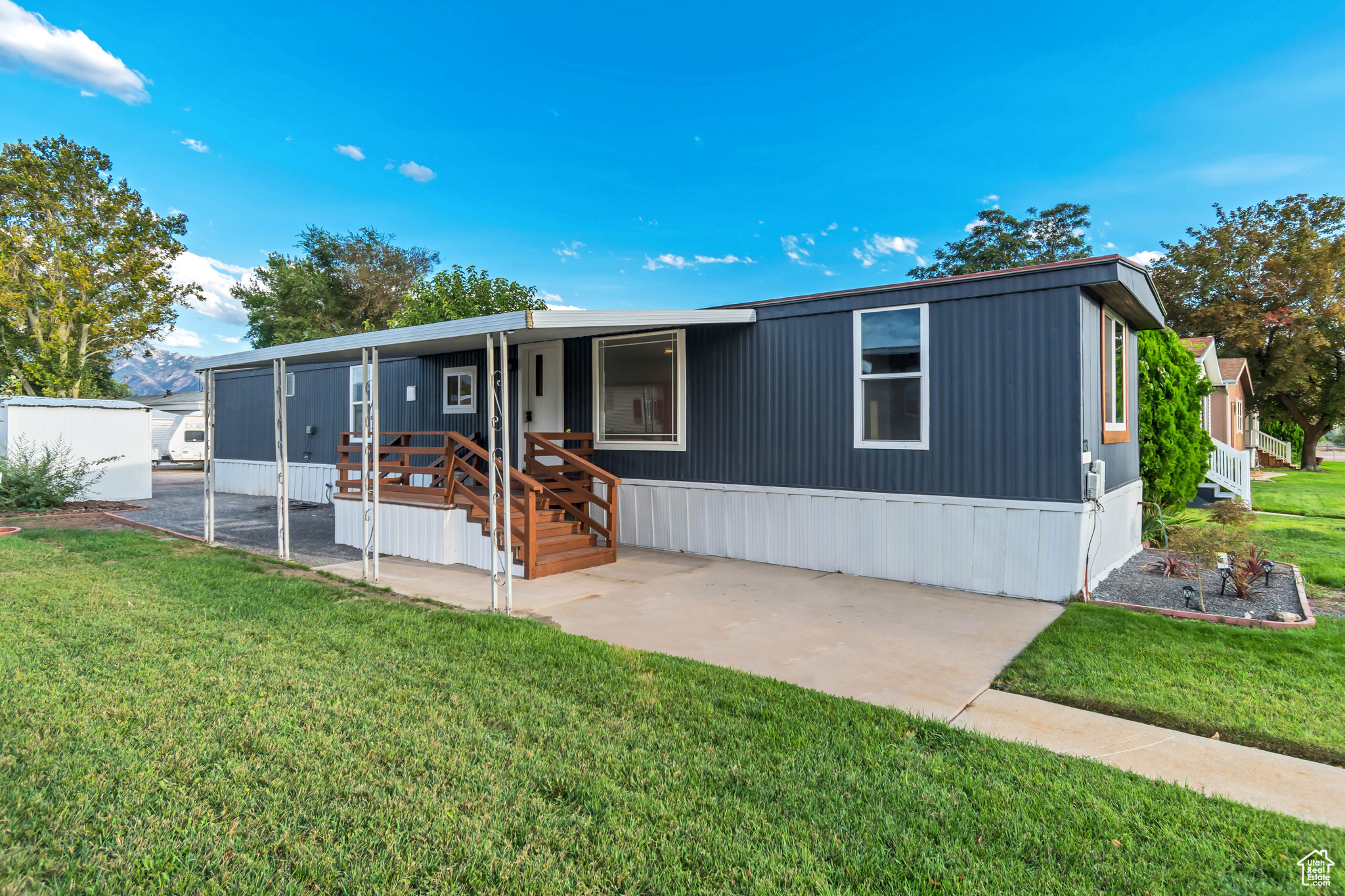 WINDSOR ESTATES - Residential