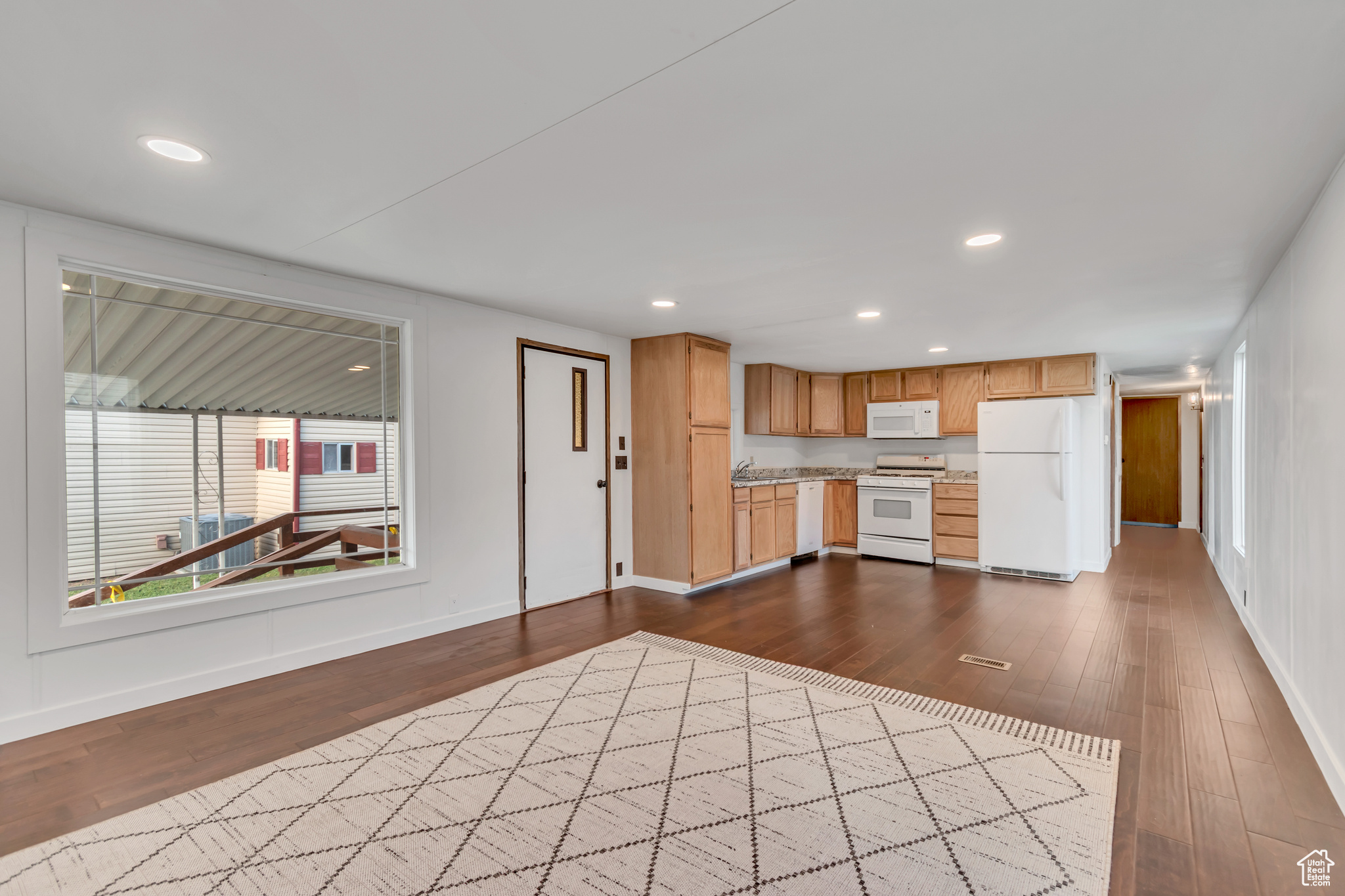 WINDSOR ESTATES - Residential