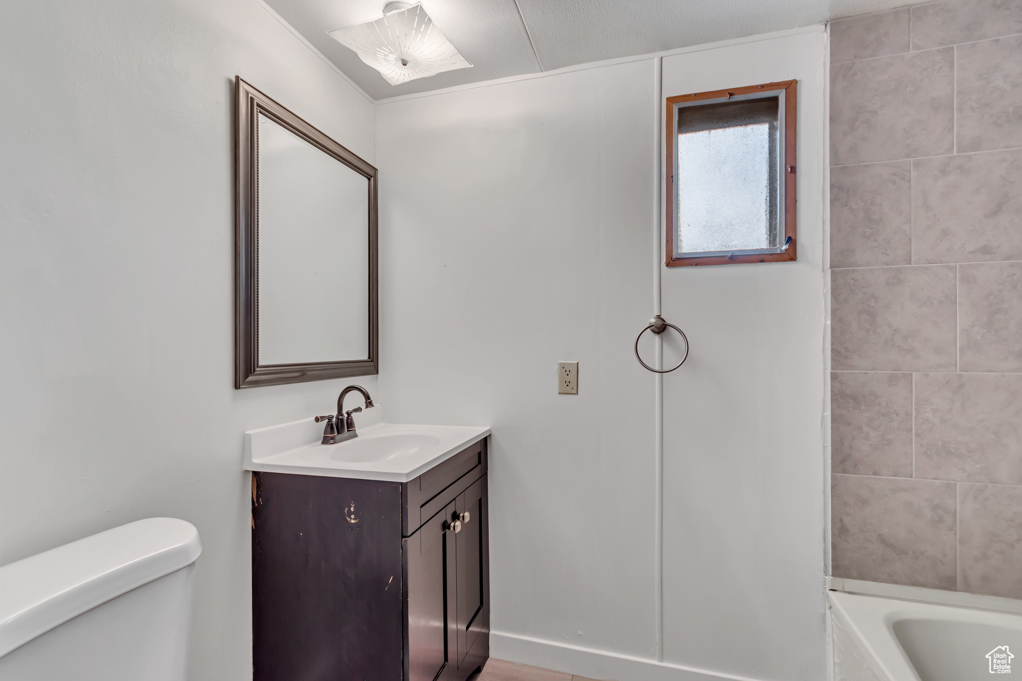 WINDSOR ESTATES - Residential