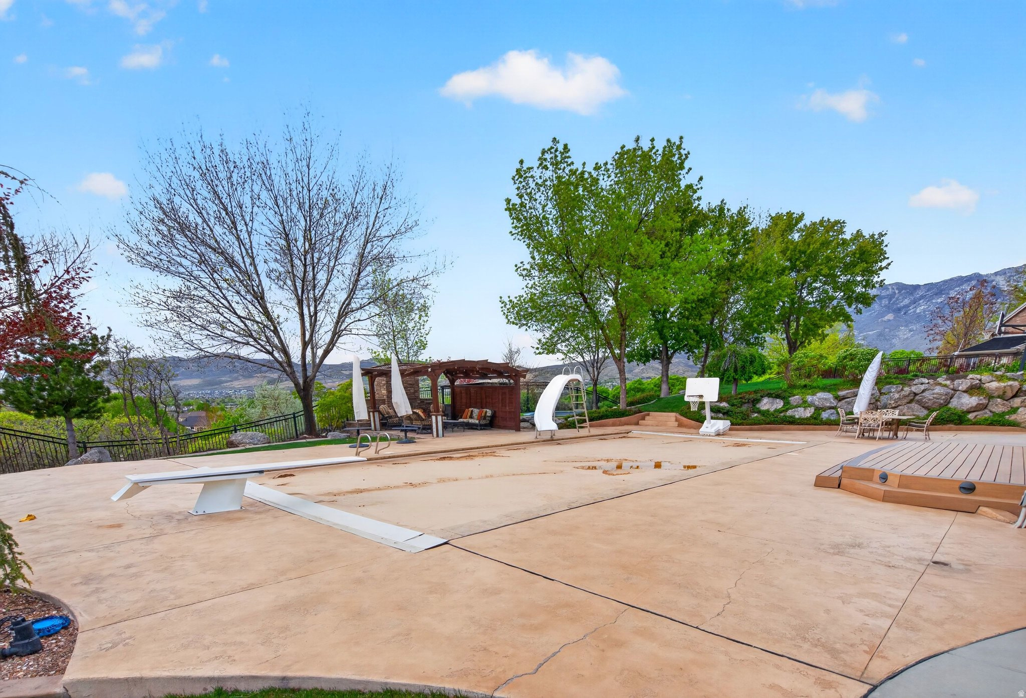 HEALEY HEIGHTS - Residential