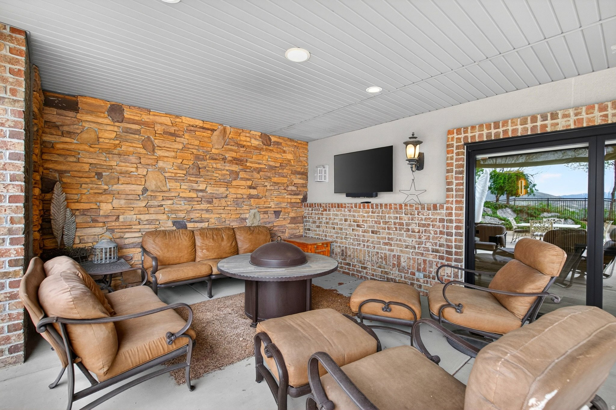 HEALEY HEIGHTS - Residential