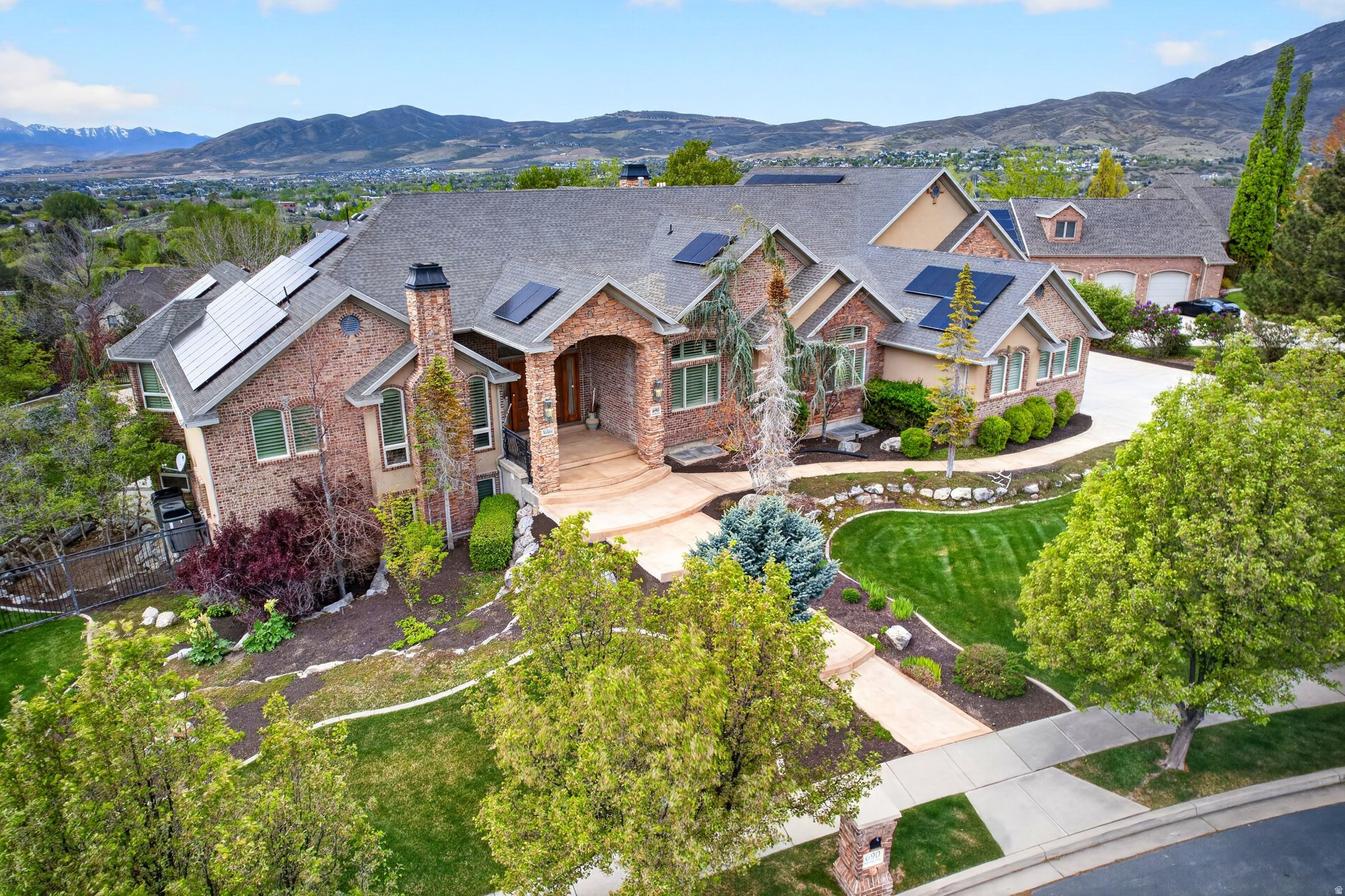 HEALEY HEIGHTS - Residential