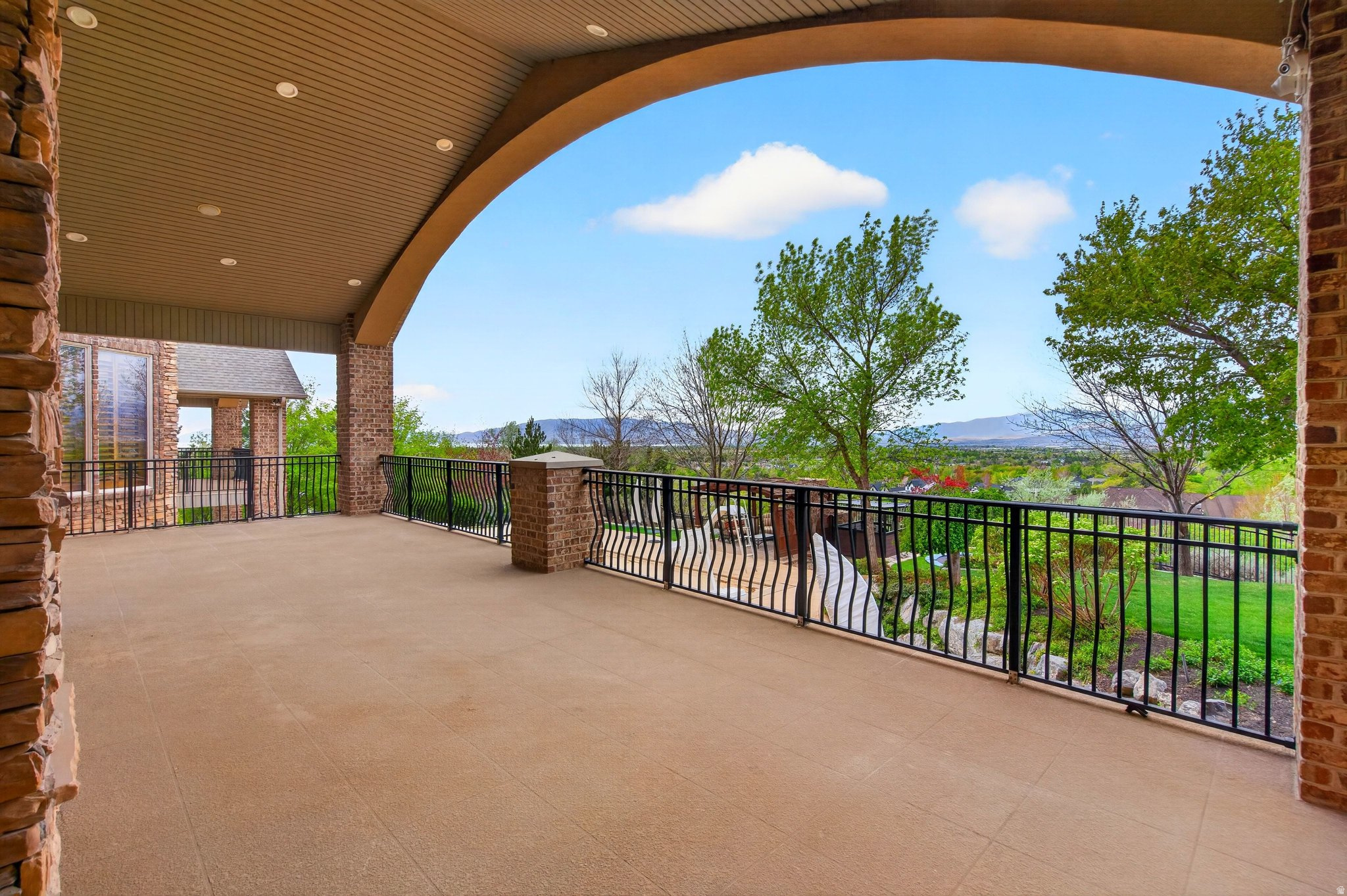 HEALEY HEIGHTS - Residential