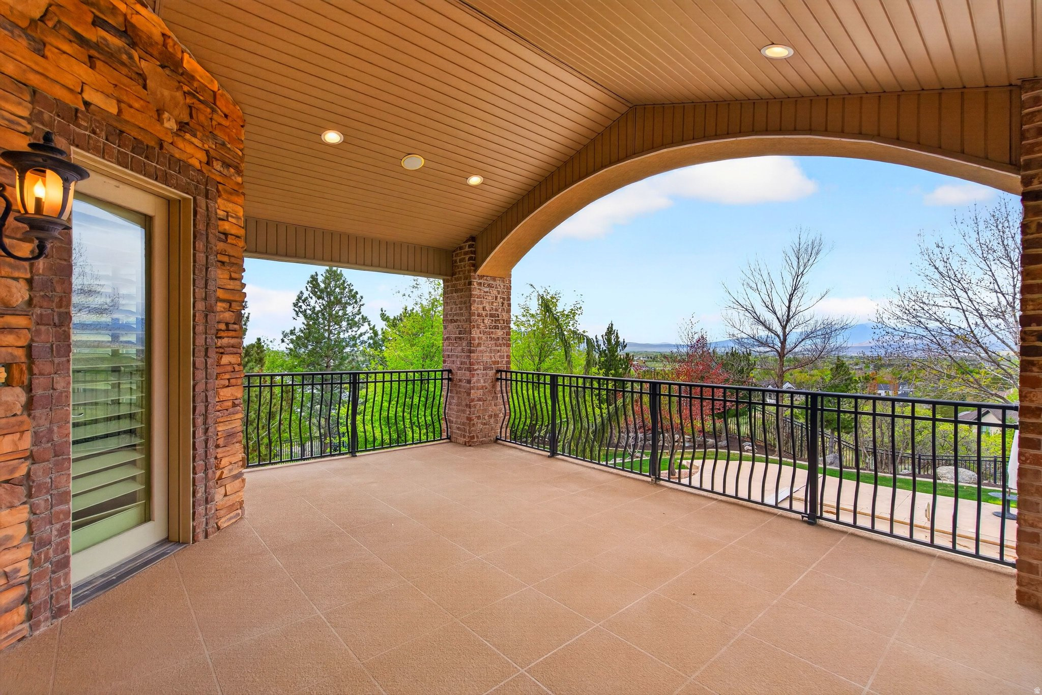 HEALEY HEIGHTS - Residential