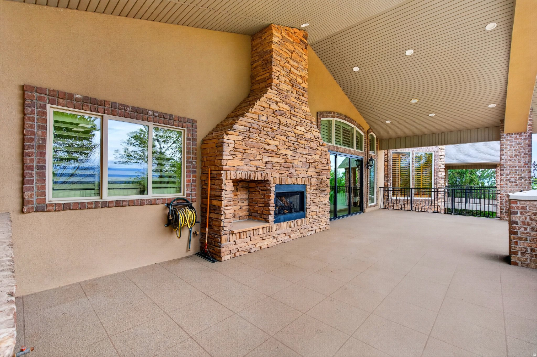 HEALEY HEIGHTS - Residential