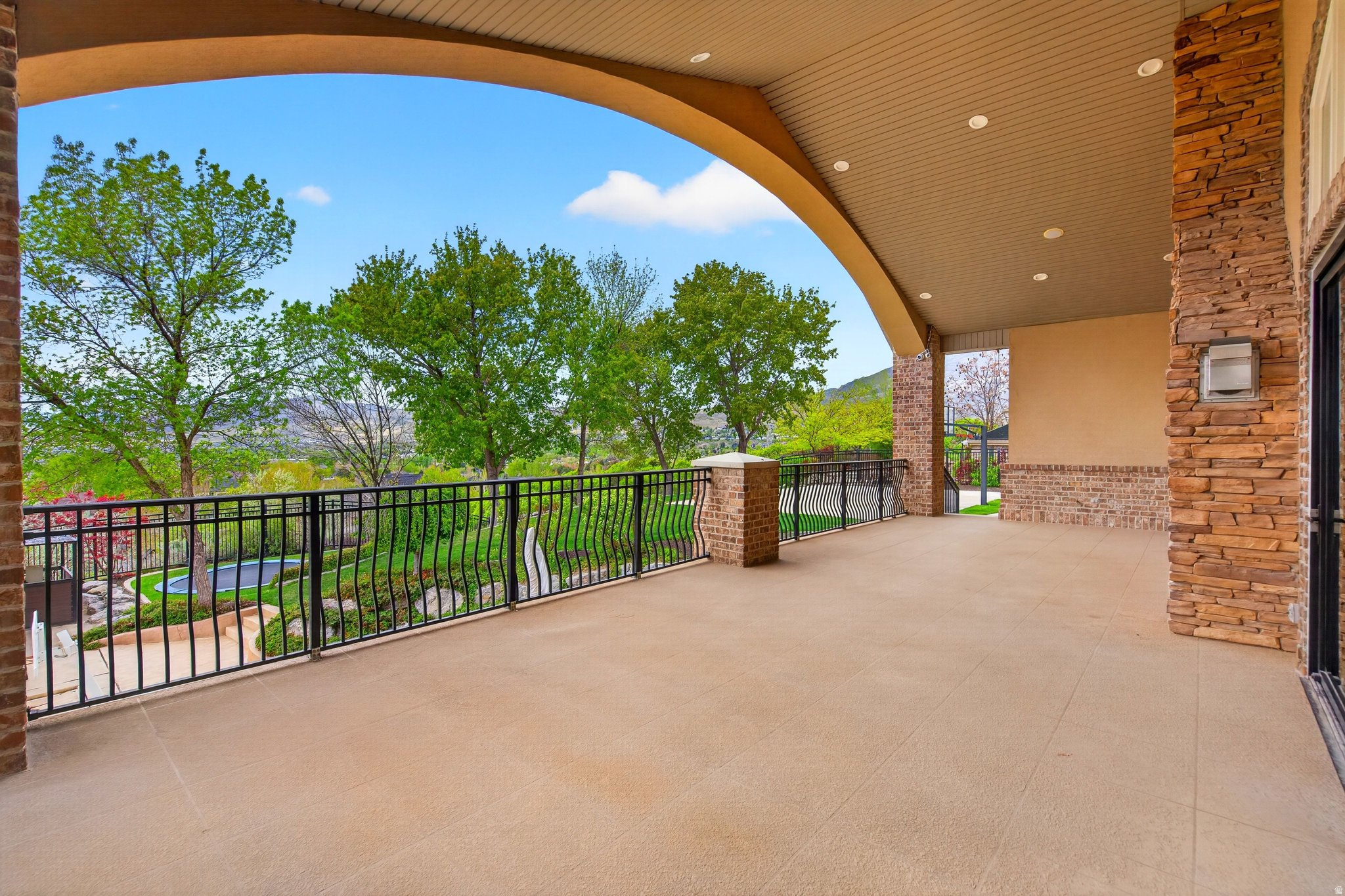 HEALEY HEIGHTS - Residential