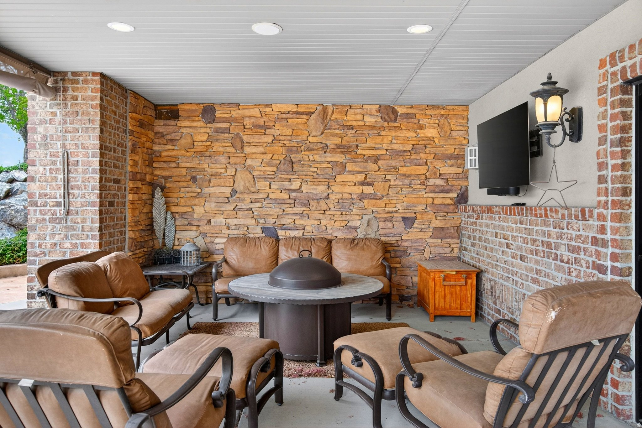 HEALEY HEIGHTS - Residential