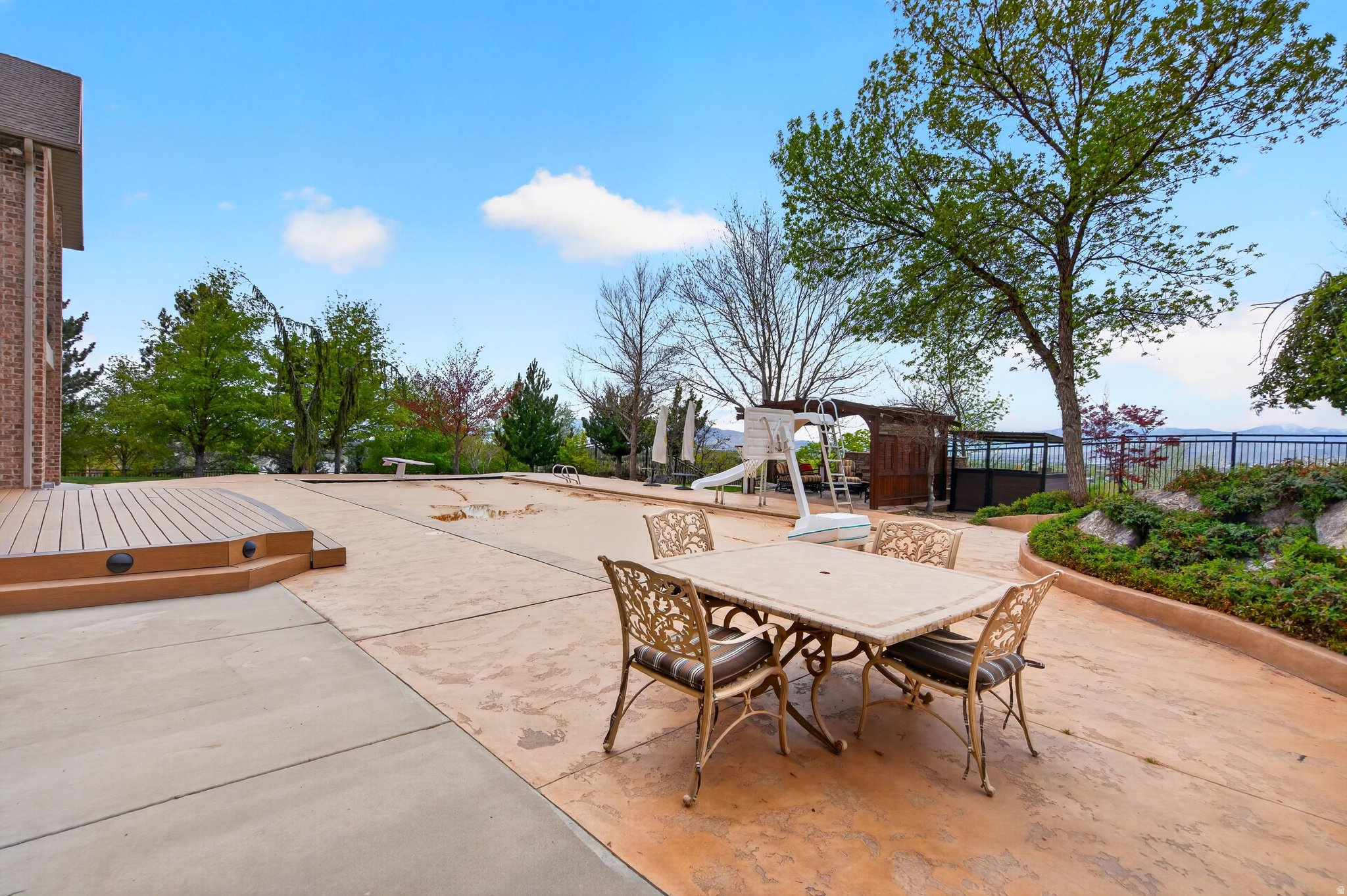 HEALEY HEIGHTS - Residential