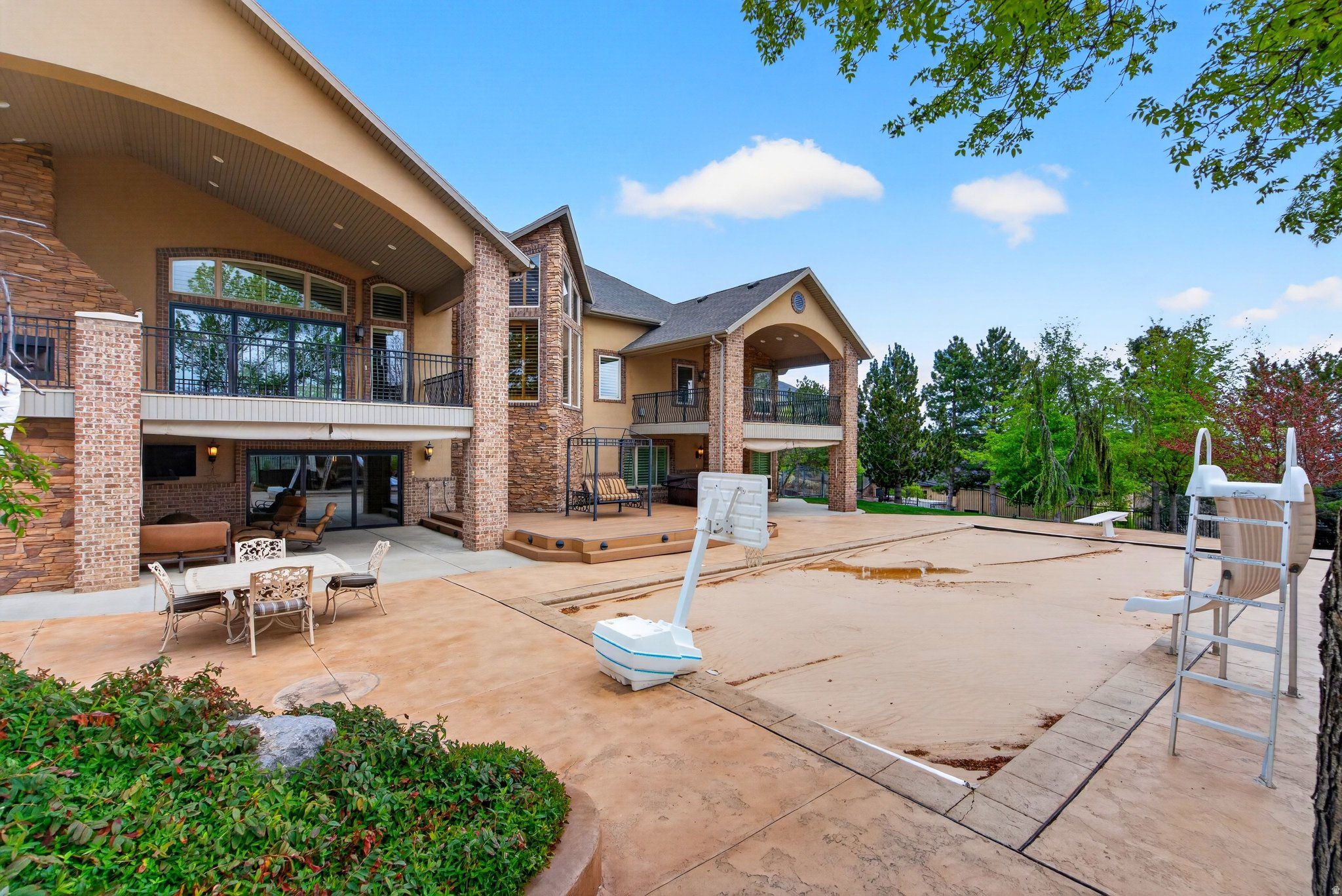 HEALEY HEIGHTS - Residential