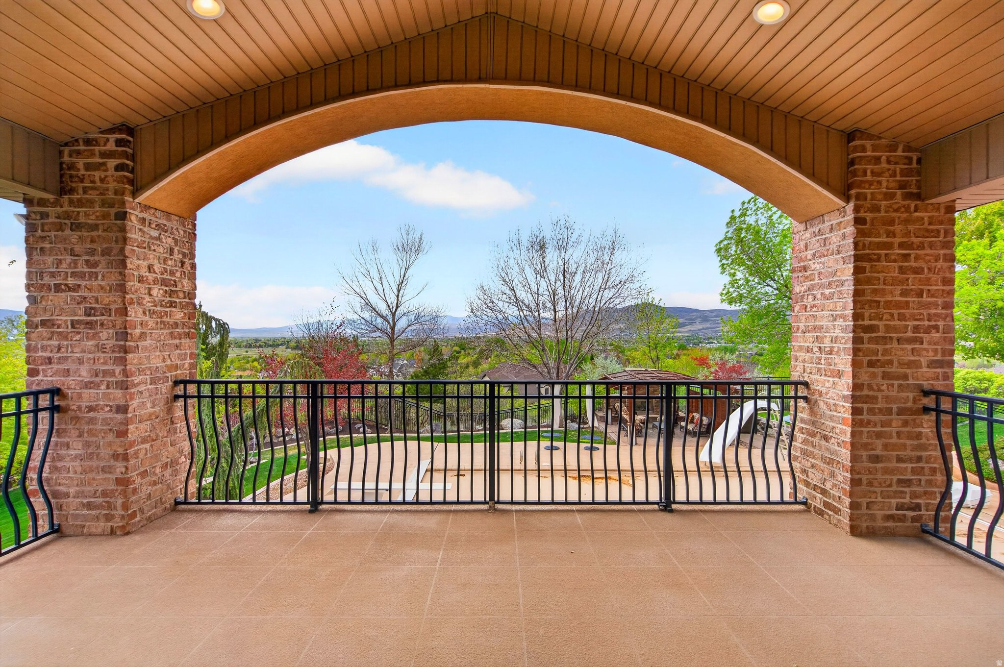 HEALEY HEIGHTS - Residential