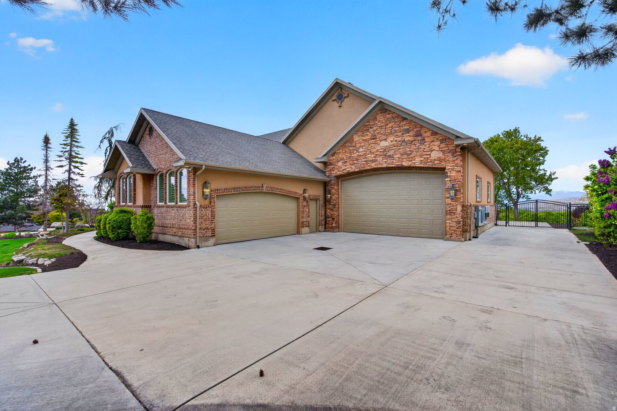 HEALEY HEIGHTS - Residential