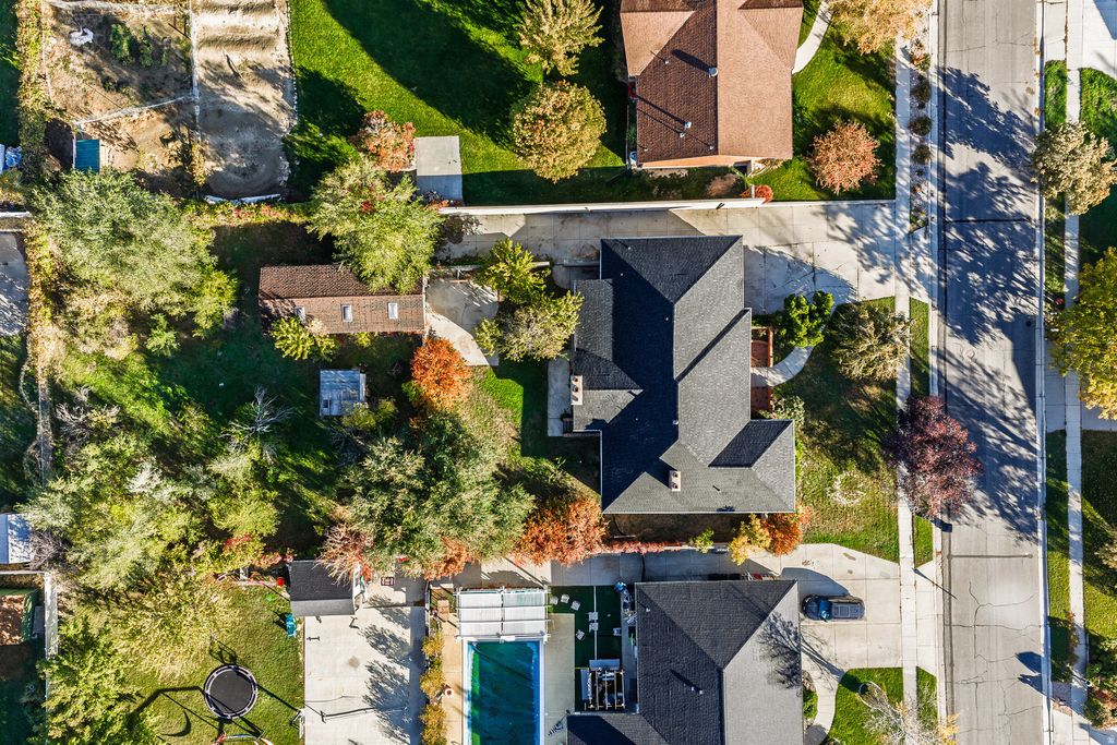 Photo of 10468 S FEATHERWOOD DR, South Jordan, UT 84095 (MLS # 2119877)