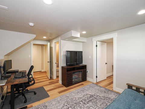 Tiny photo for 2524 S EDGEHILL DR, Bountiful, UT 84010 (MLS # 2175963)