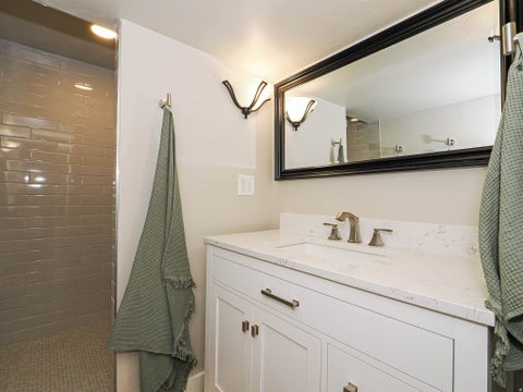 Tiny photo for 2524 S EDGEHILL DR, Bountiful, UT 84010 (MLS # 2175963)