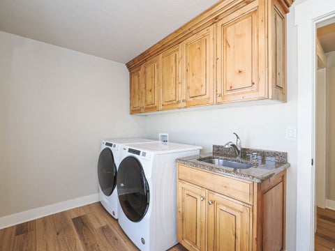 Tiny photo for 2524 S EDGEHILL DR, Bountiful, UT 84010 (MLS # 2175963)