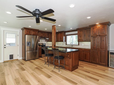 Tiny photo for 2524 S EDGEHILL DR, Bountiful, UT 84010 (MLS # 2175963)