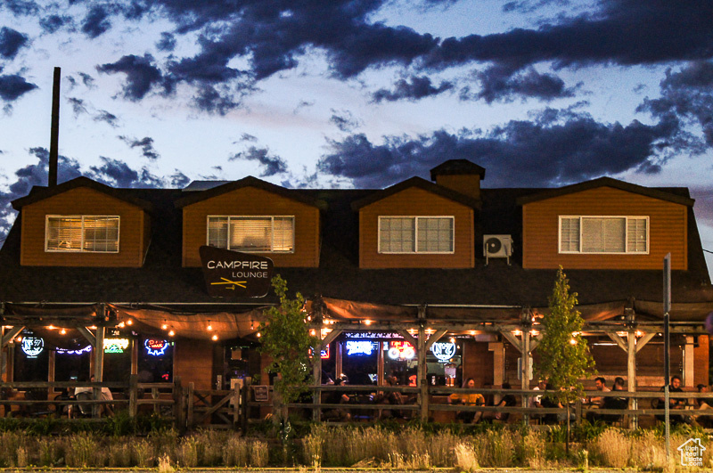 For Sale or Lease!! Lease rate: $28 PSF NNN Sales Price: Contact Agent for Pricing. Building Size: 4,446 SF Total -Main Floor: 3,173 SF -Second Floor: 1,273 SF -Approx. 1,400 SF Patio Space Along 2100 S. Land Size: 0.24 Acres Grey Shell Condition Year Built: 1960 Walk-In Cooler Walk-In Freezer Full Kitchen Hood In Place Zoning: Commercial 6 Surface Parking Spaces Easy Access To I-15