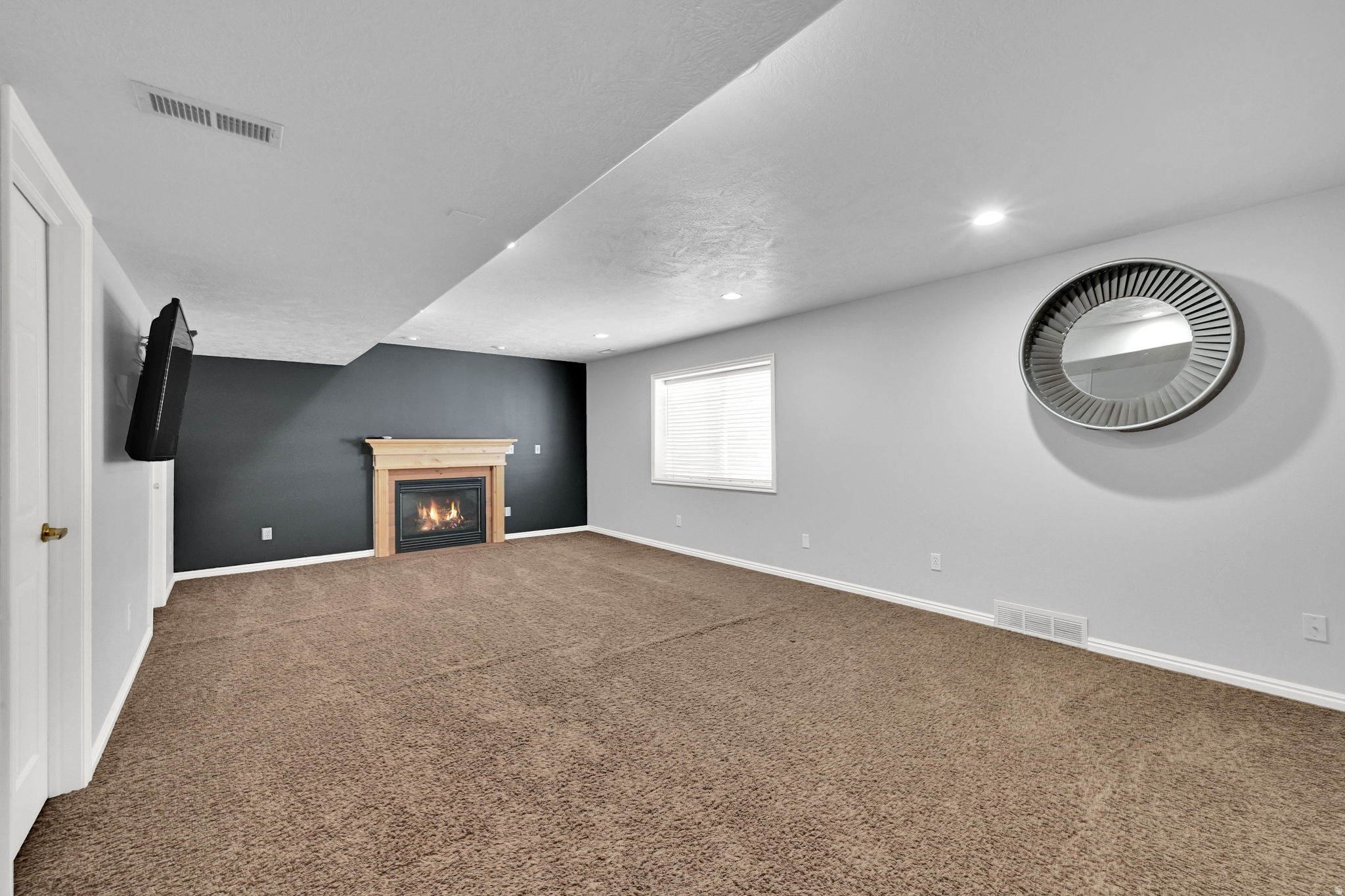 CARRIAGE CROSSING - Residential