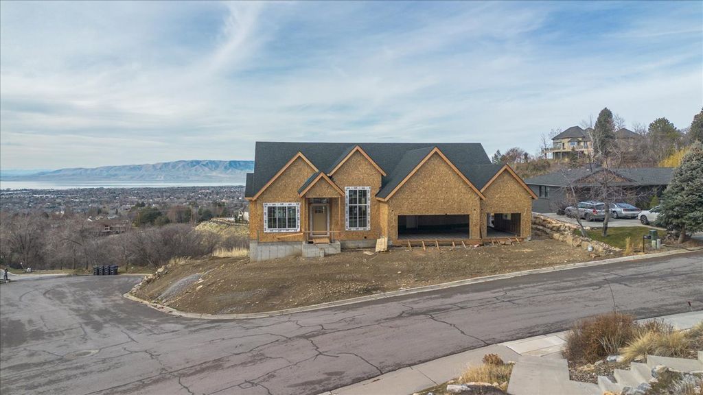 Photo of 4529 N WINDSOR DR, Provo, UT 84604 (MLS # 2140411)