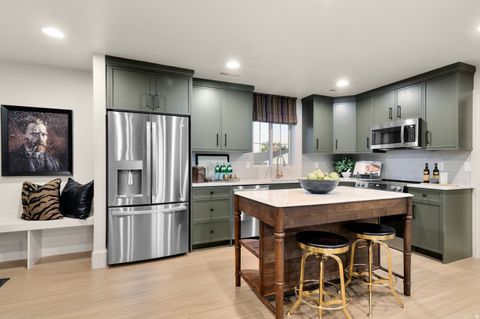 Tiny photo for 479 W SUMMIT LN, Kaysville, UT 84037 (MLS # 2136534)