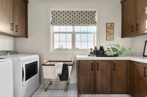 Tiny photo for 479 W SUMMIT LN, Kaysville, UT 84037 (MLS # 2136534)