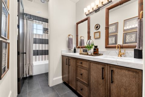 Tiny photo for 479 W SUMMIT LN, Kaysville, UT 84037 (MLS # 2136534)