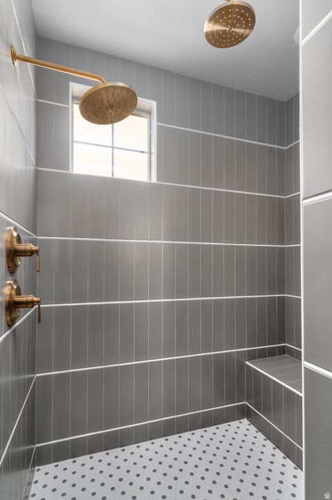 Tiny photo for 479 W SUMMIT LN, Kaysville, UT 84037 (MLS # 2136534)