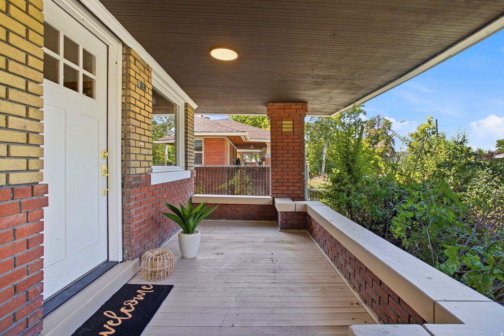 Photo of 616 E BROWNING AVE, Salt Lake City, UT 84105 (MLS # 2181575)