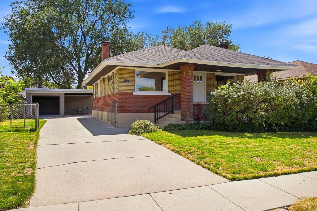 Photo of 616 E BROWNING AVE, Salt Lake City, UT 84105 (MLS # 2181575)