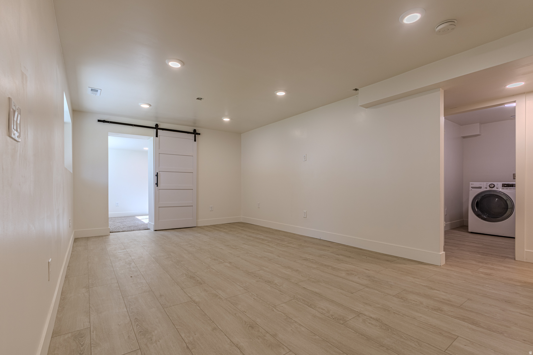 LAKEVIEW MANOR - Residential