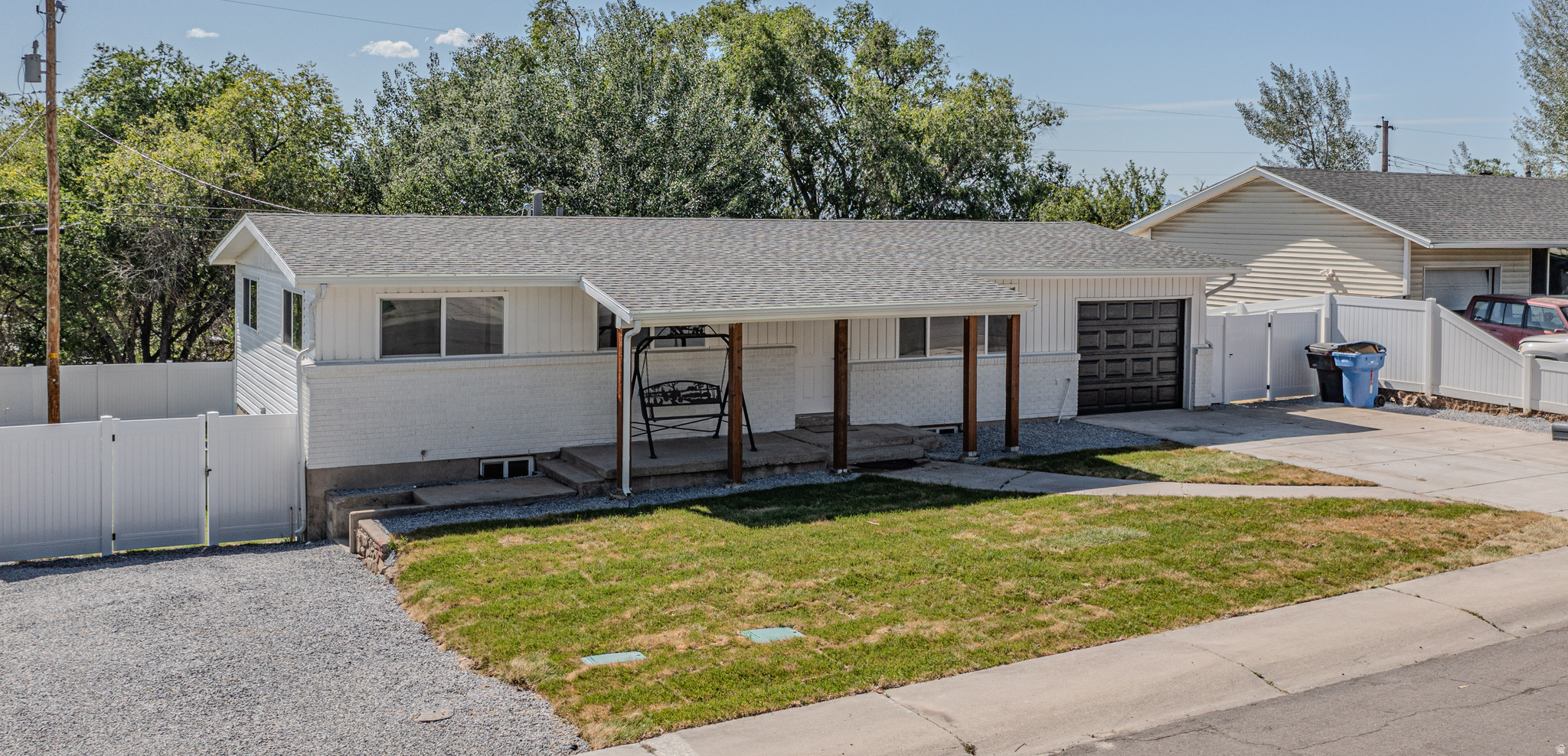 LAKEVIEW MANOR - Residential