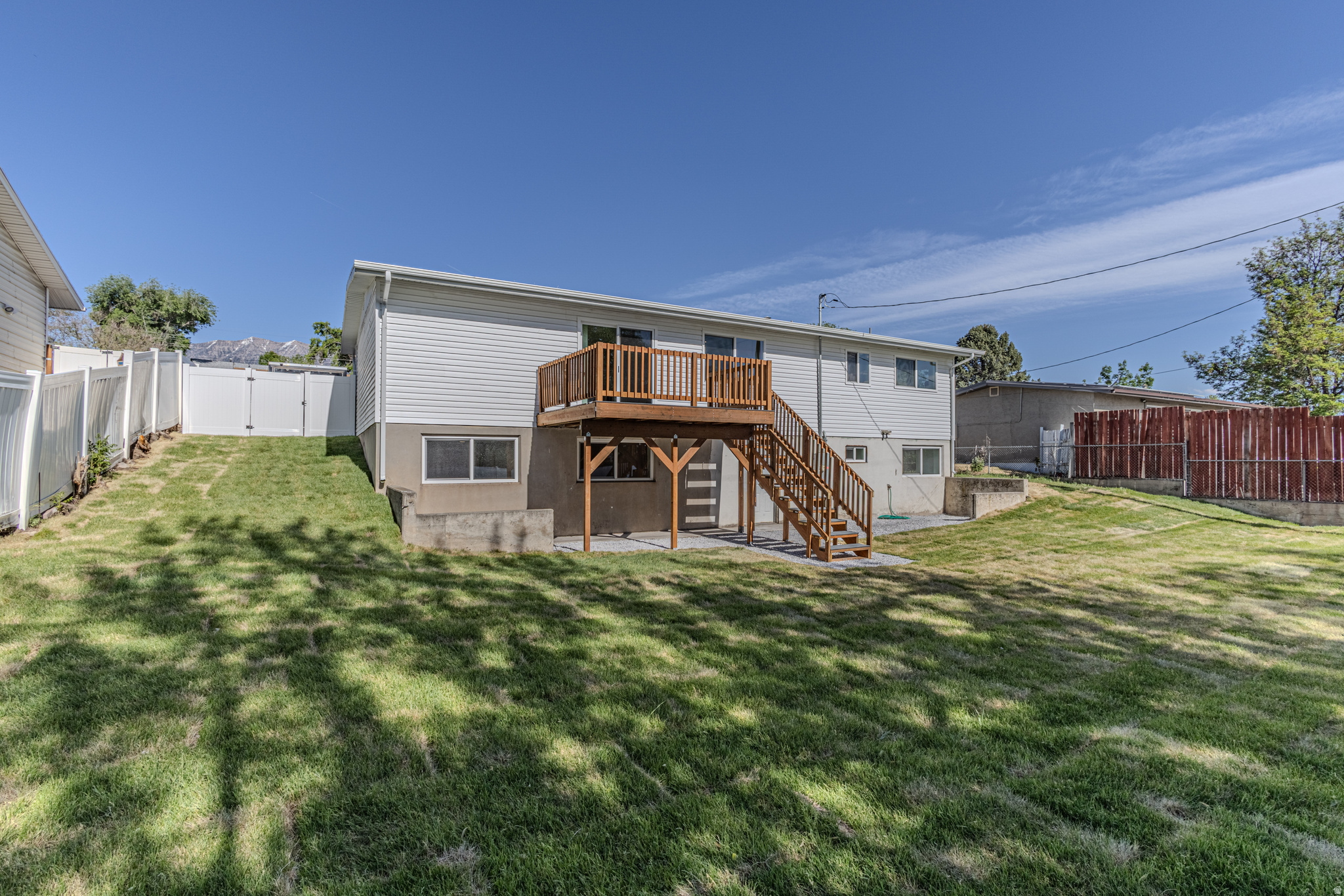 LAKEVIEW MANOR - Residential