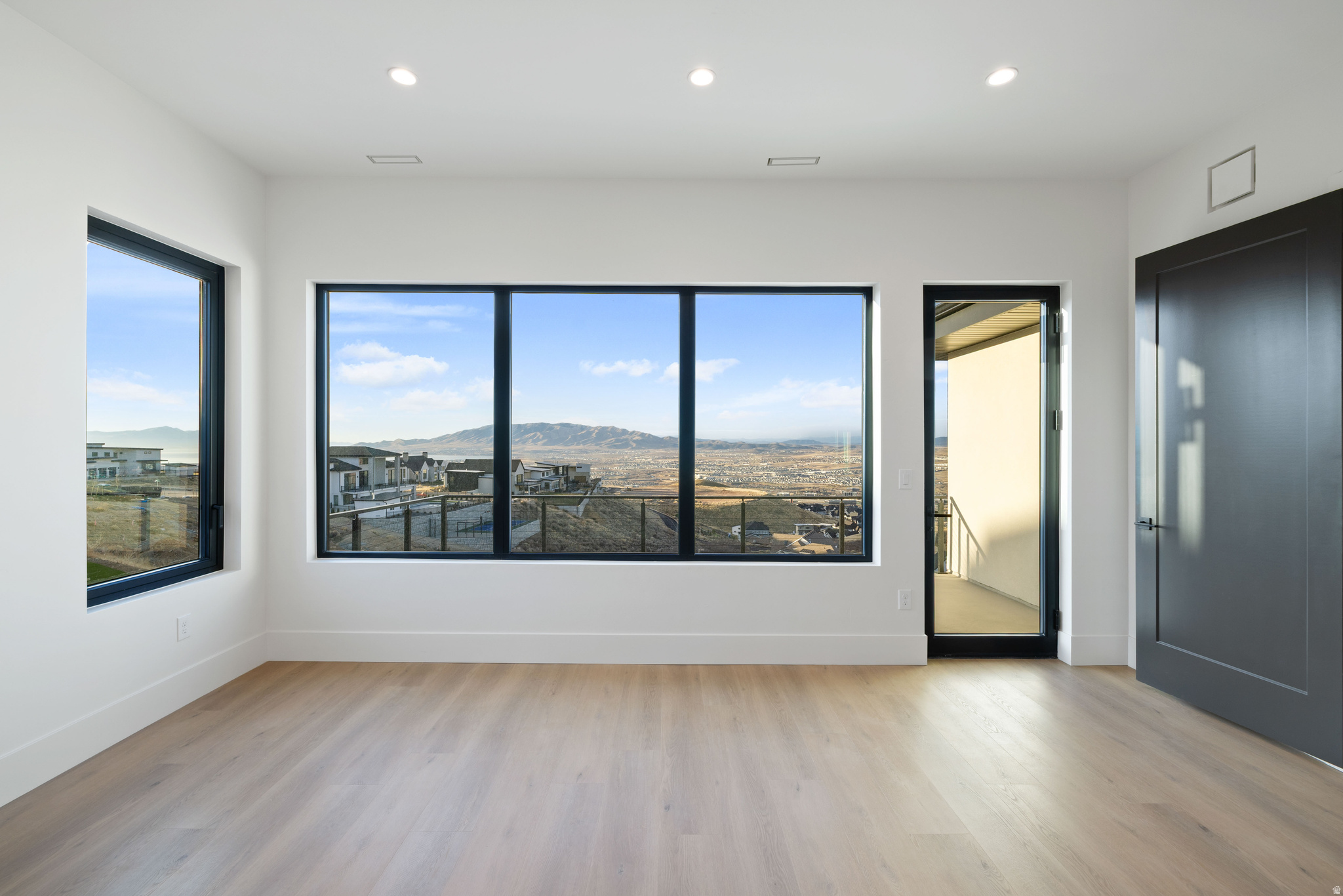 TRAVERSE MOUNTAIN - Residential