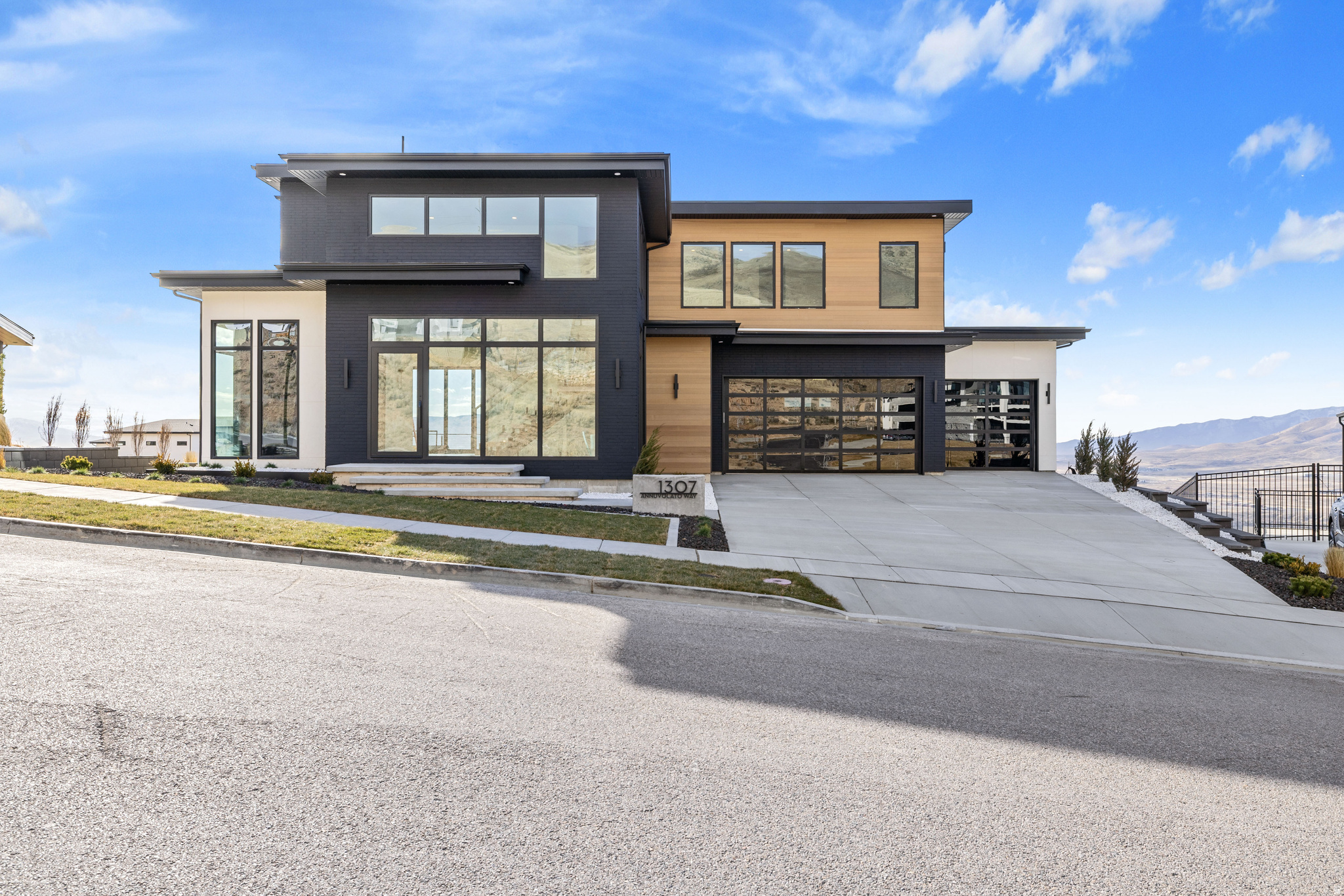 TRAVERSE MOUNTAIN - Residential