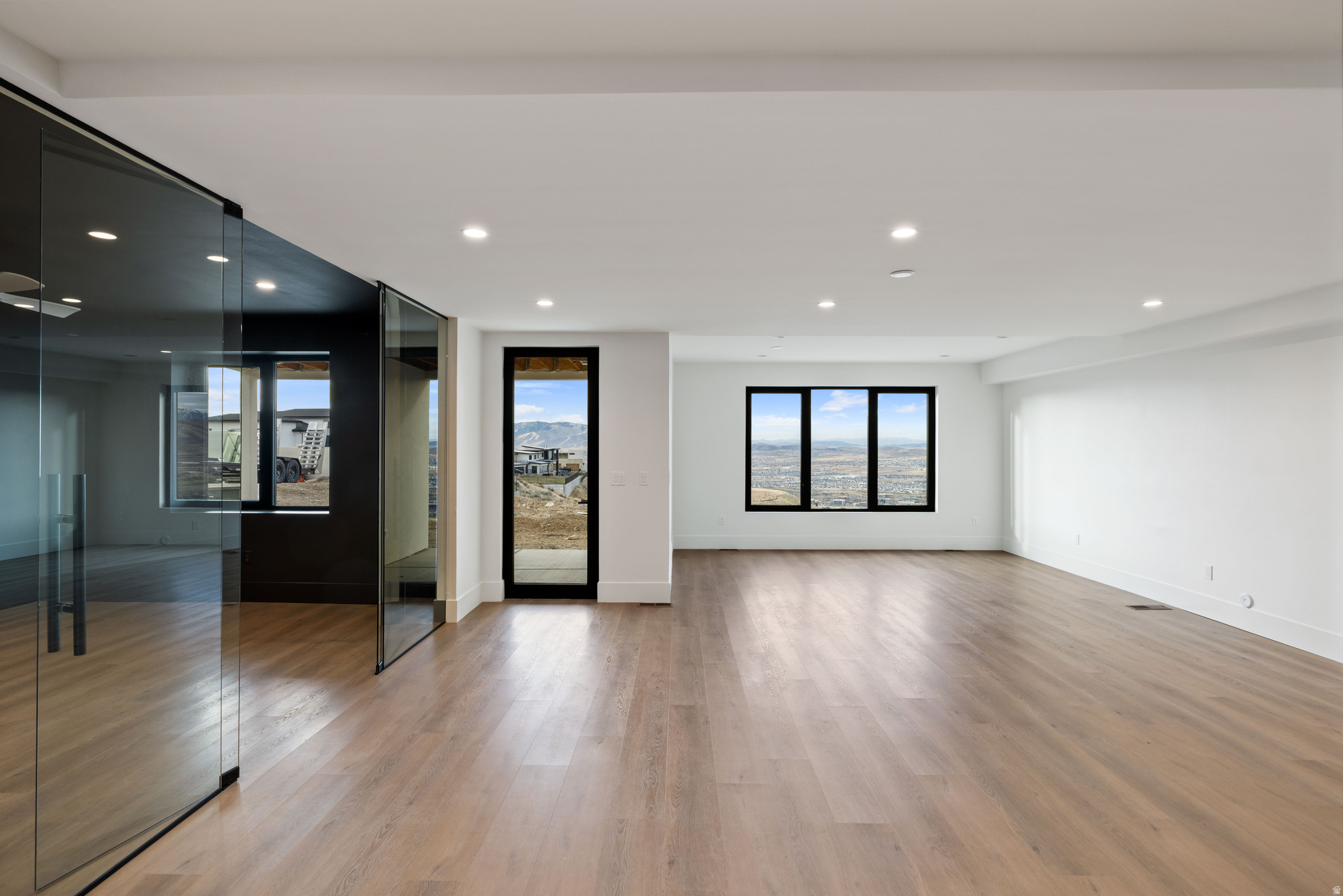 TRAVERSE MOUNTAIN - Residential