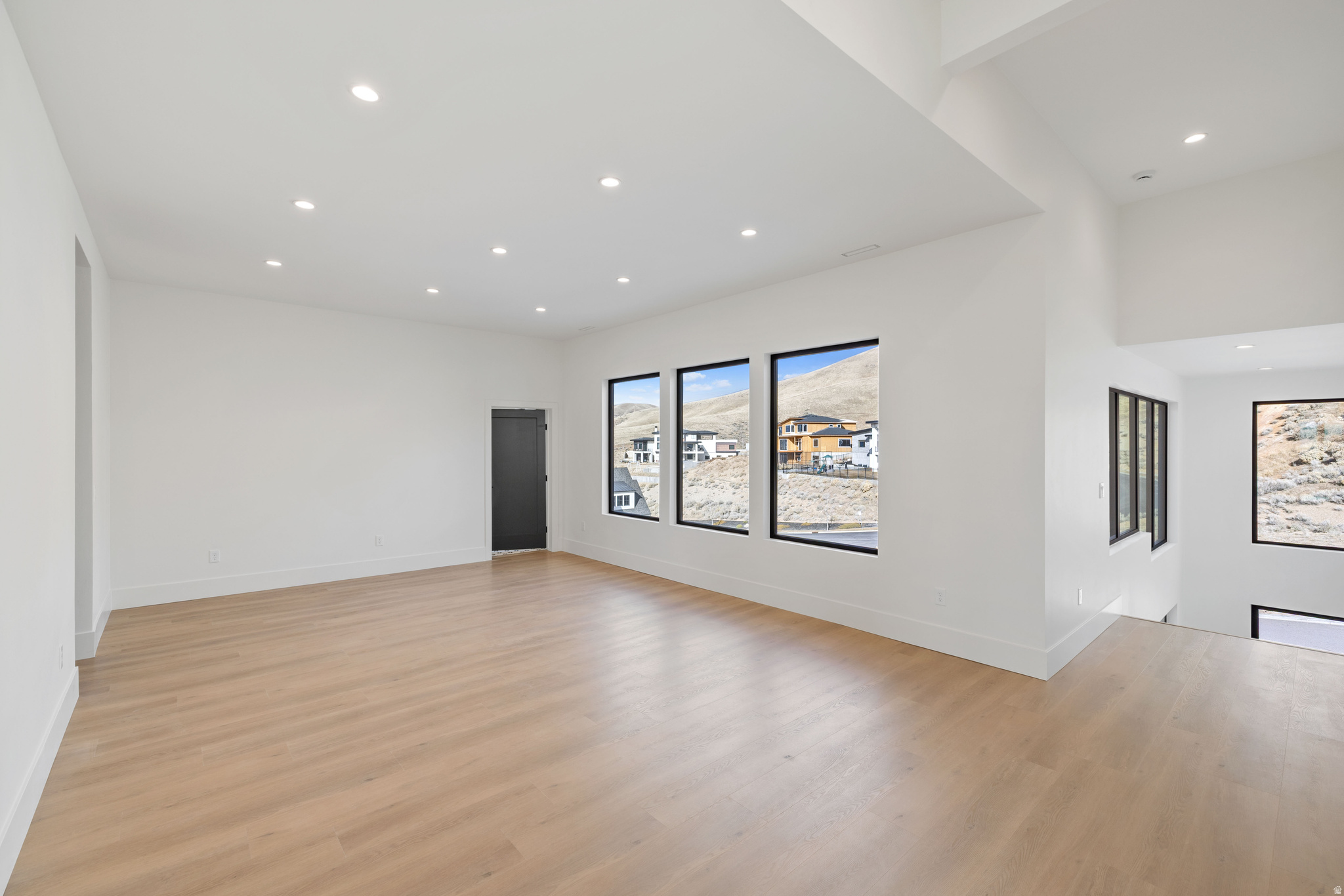 TRAVERSE MOUNTAIN - Residential