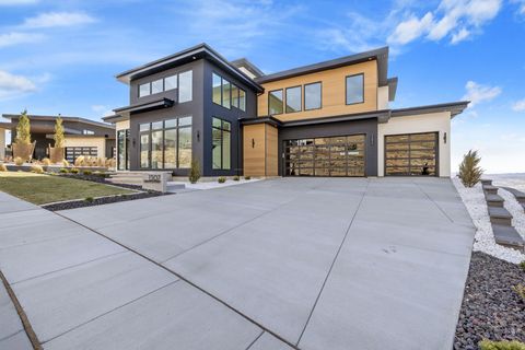 Tiny photo for 1307 W ANNUVOLATO WAY, Lehi, UT 84043 (MLS # 2127757)