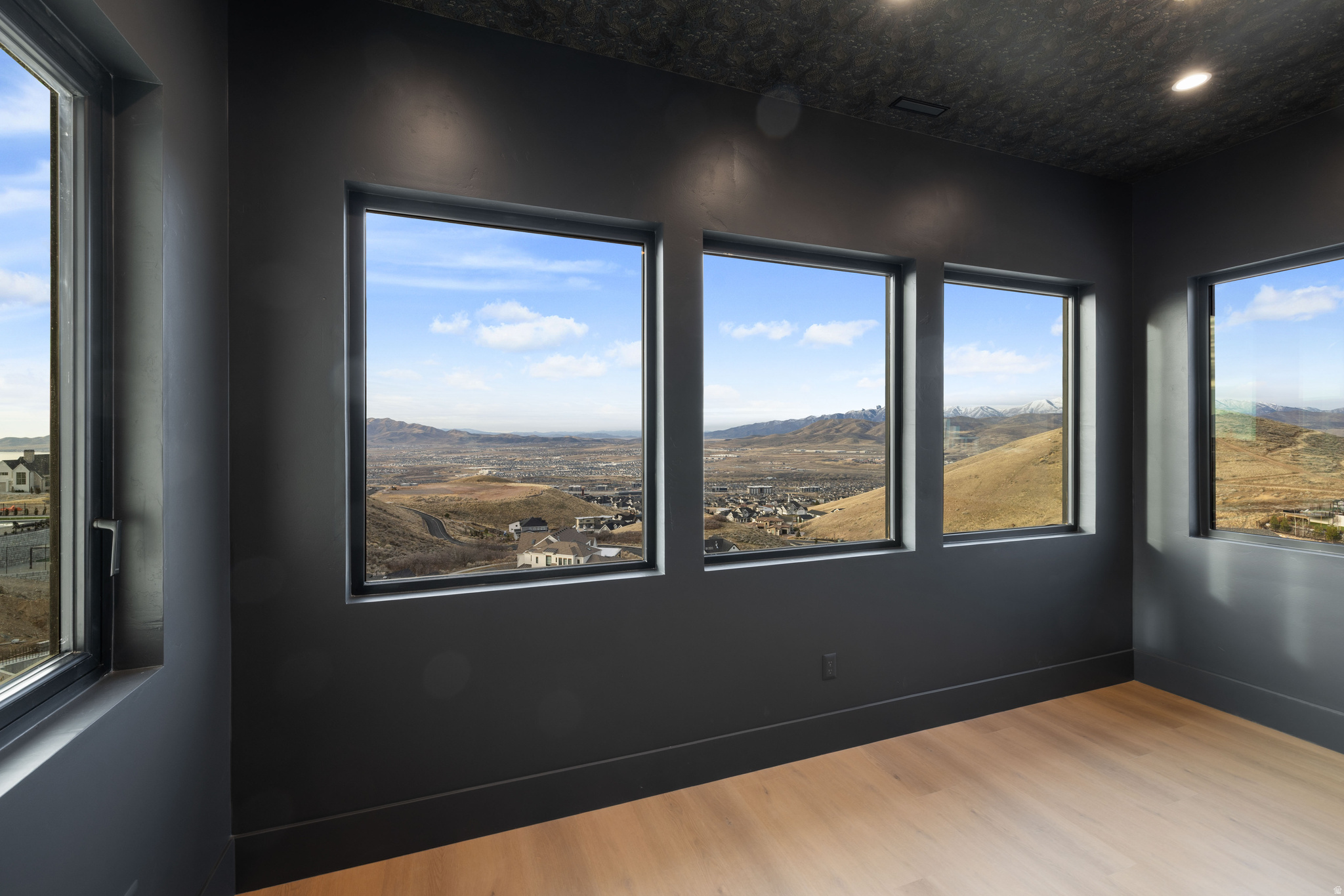 TRAVERSE MOUNTAIN - Residential