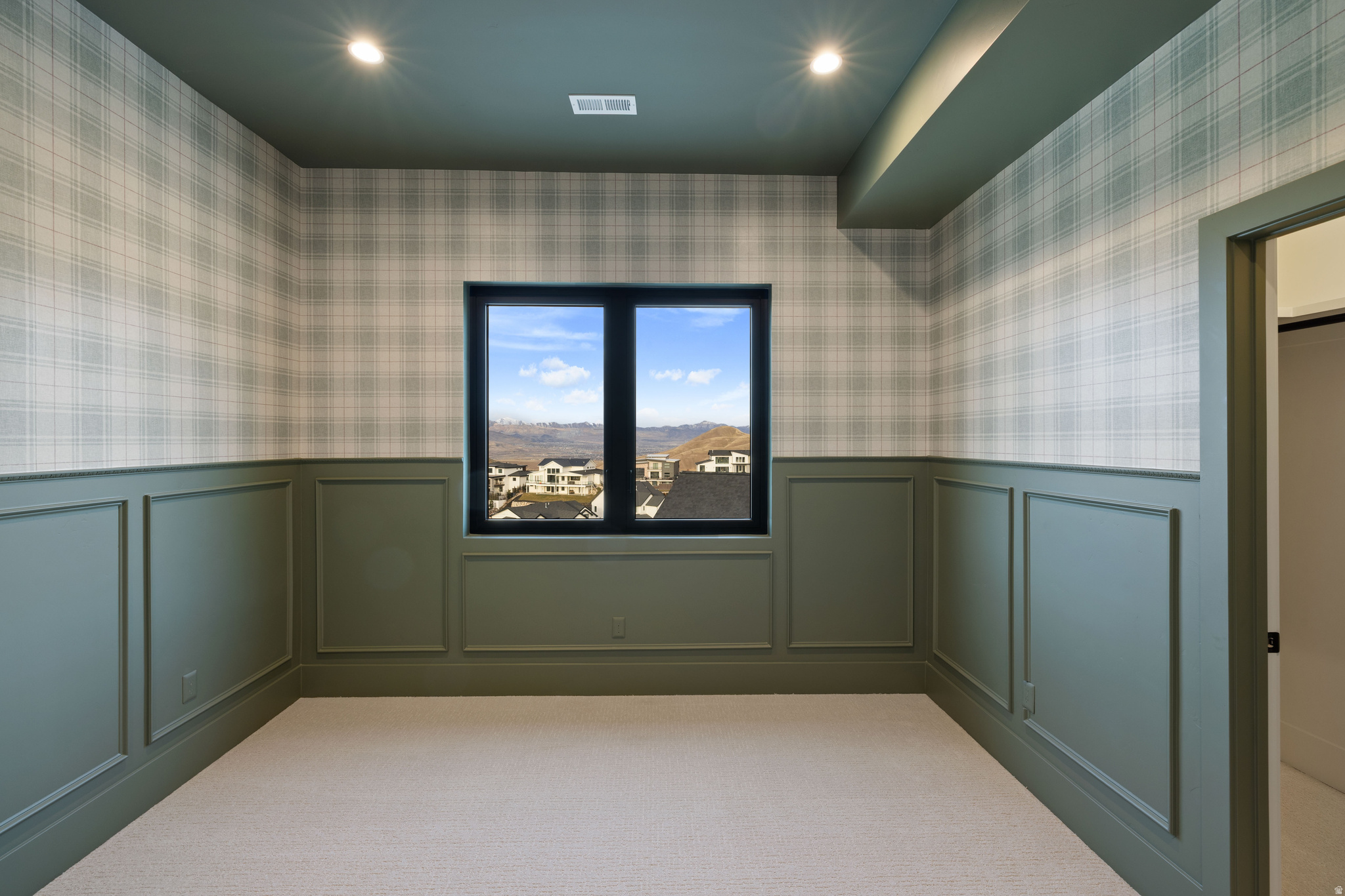 TRAVERSE MOUNTAIN - Residential