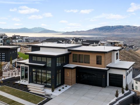 Photo of 1307 W ANNUVOLATO WAY, Lehi, UT 84043 (MLS # 2127757)
