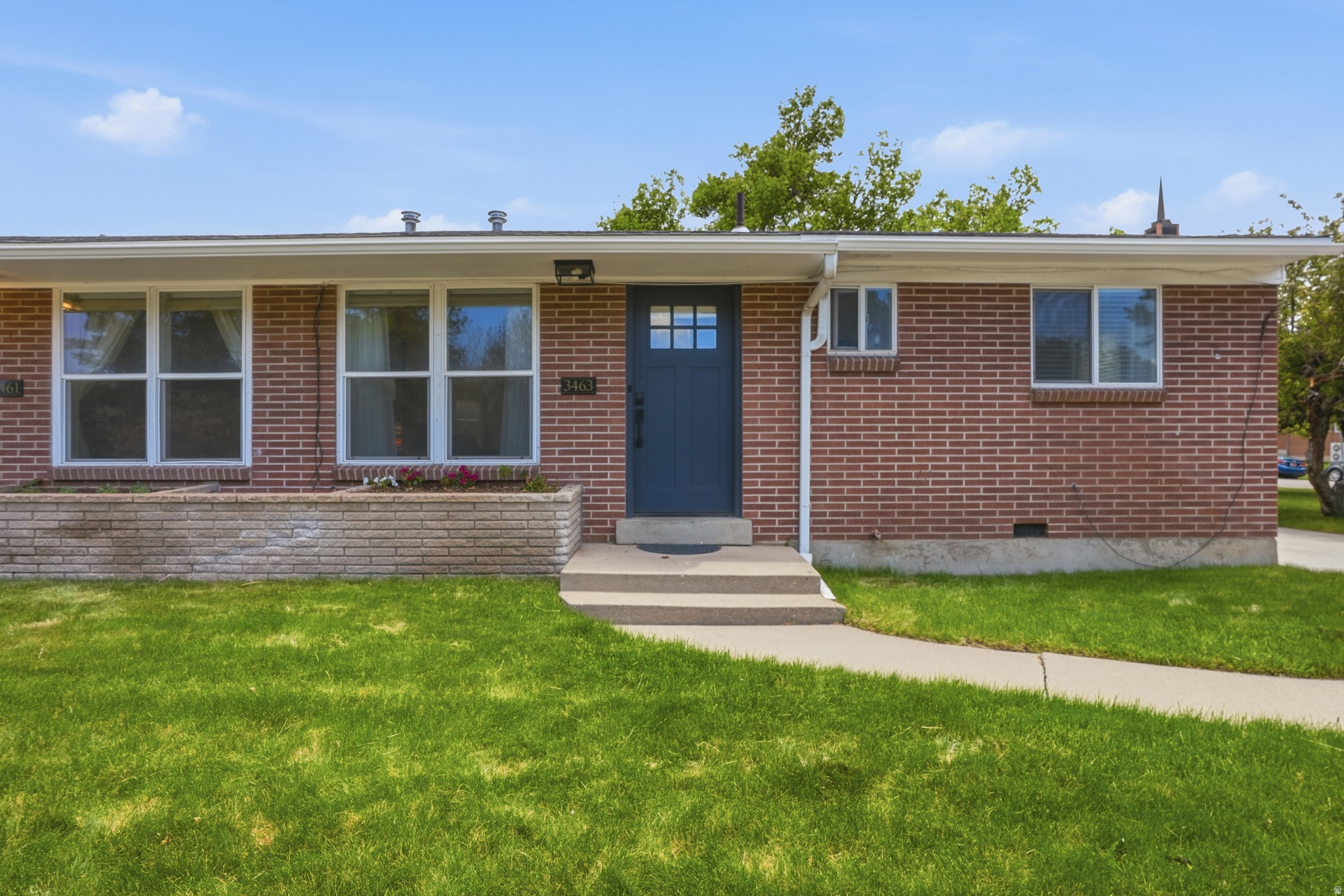 LUCKLAND SUB - Residential Income